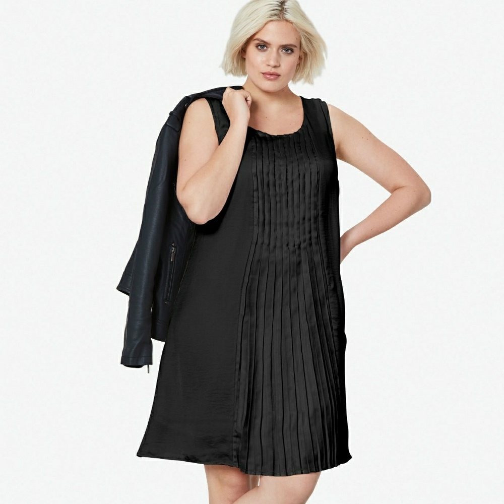 Black pleated dress size 5x